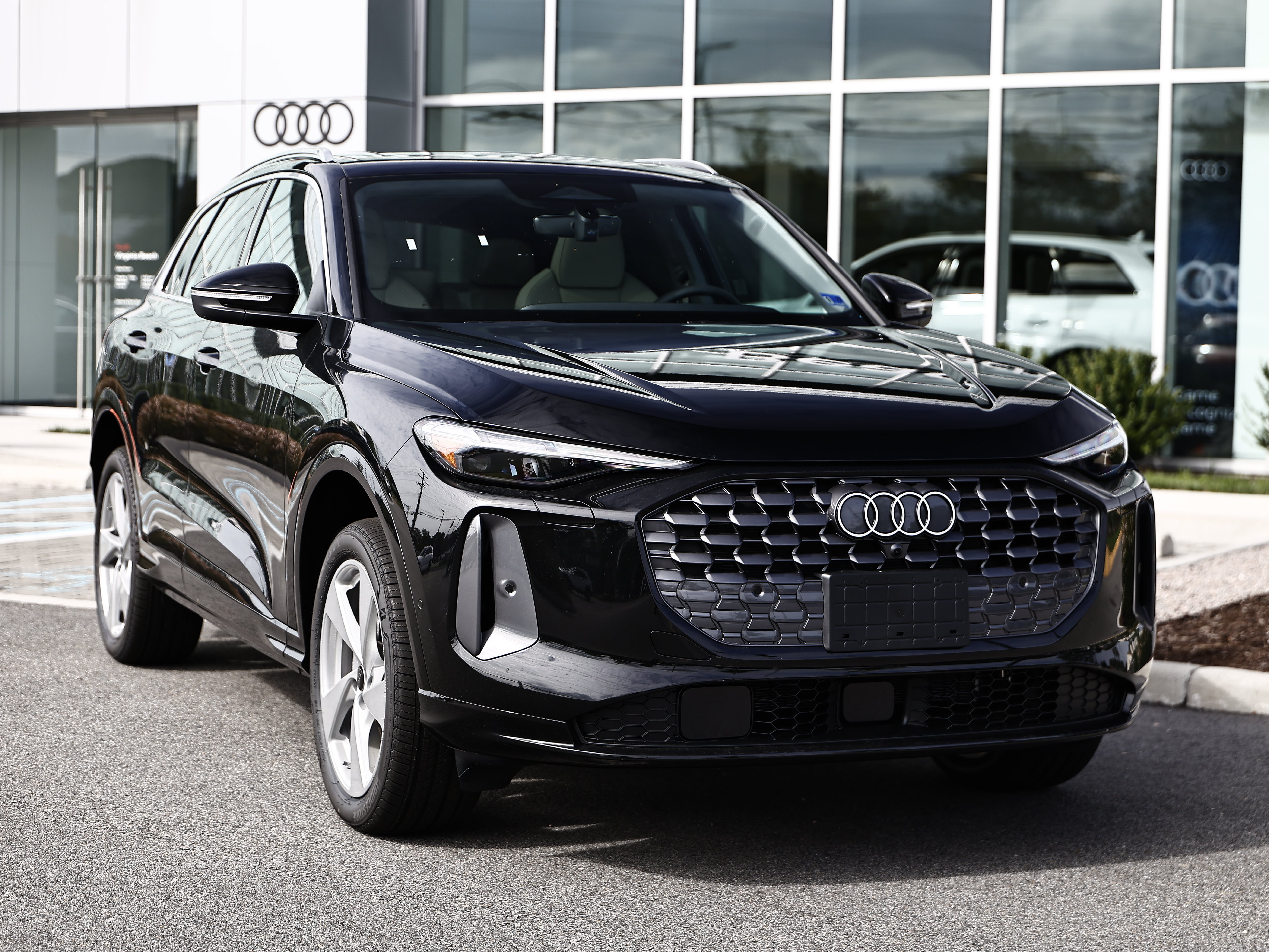 New 2026 Audi Q5 Premium Plus AWD/4WD image 2