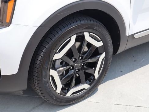 Used 2025 Kia Telluride S FWD image 2