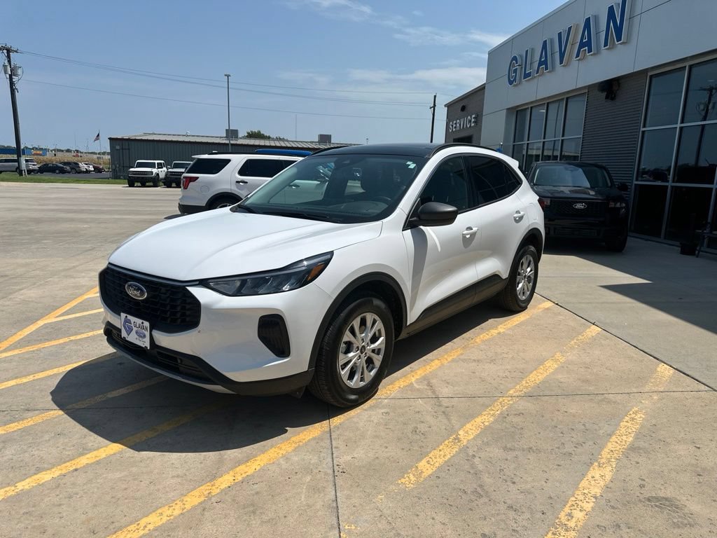 Used 2024 Ford Escape Active w/ Tech Pack #1 AWD/4WD image 3