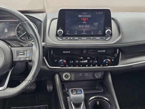 Used 2021 Nissan Rogue SL FWD image 16