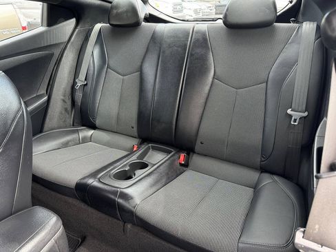 Used 2016 Hyundai Veloster w/ Option Group 02 FWD image 17