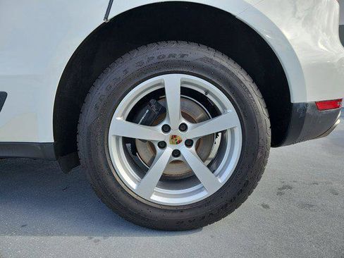 Used 2017 Porsche Macan image 33