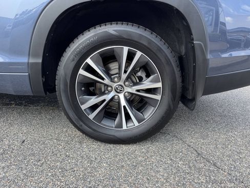 Used 2018 Toyota Highlander LE AWD/4WD image 6