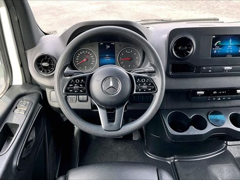Used 2023 Mercedes-Benz Sprinter 2500 image 6