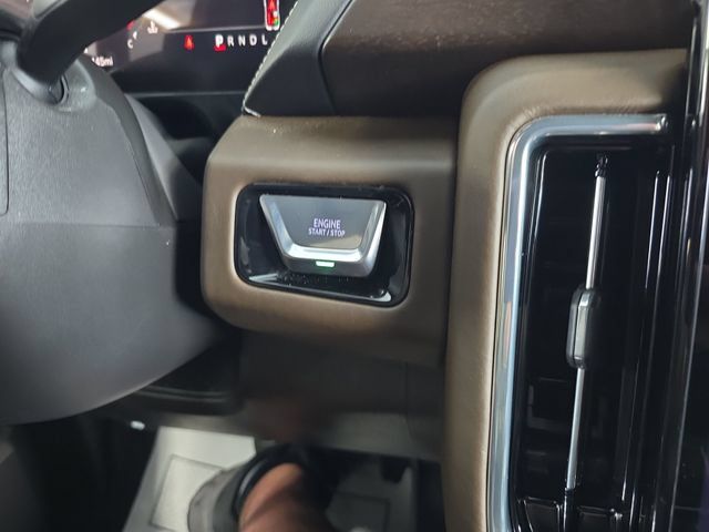 Certified 2025 GMC Yukon Denali Ultimate AWD/4WD image 26