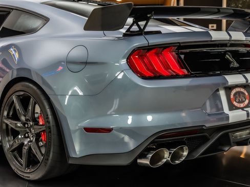 Used 2022 Ford Mustang Shelby GT500 w/ Carbon Fiber Track Pack RWD image 34