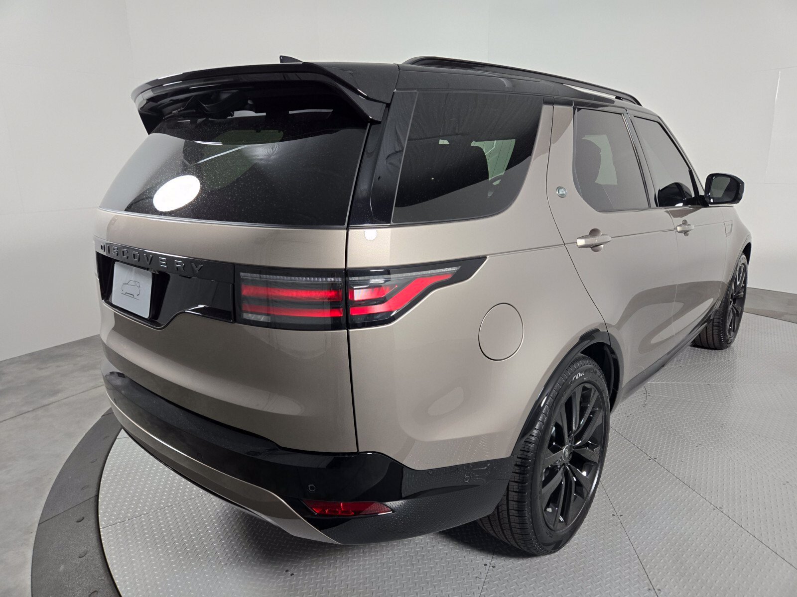 New 2026 Land Rover Discovery Dynamic SE AWD/4WD image 2