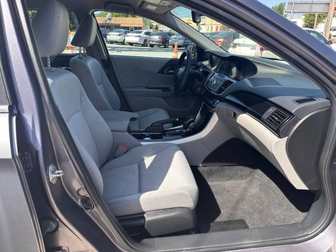 Used 2016 Honda Accord LX image 17
