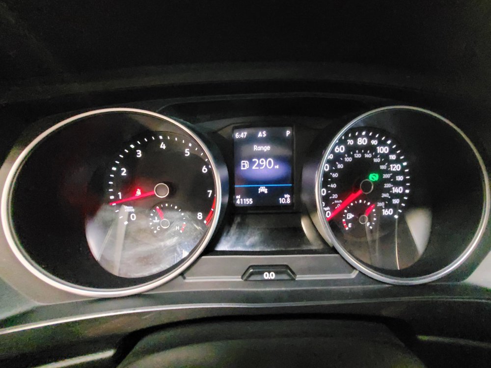 Used 2021 Volkswagen Tiguan SE w/ Panoramic Sunroof Package FWD image 23