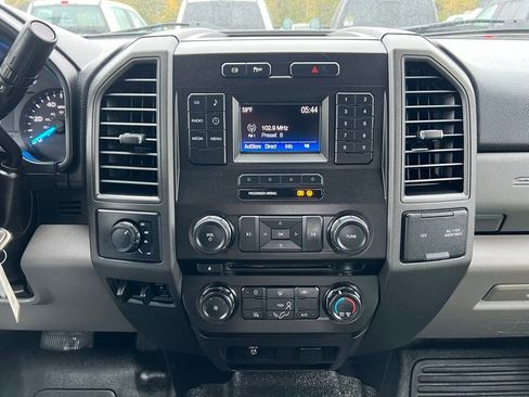 Used 2017 Ford F550 4x4 Crew Cab Super Duty w/ Power Equipment Group image 25