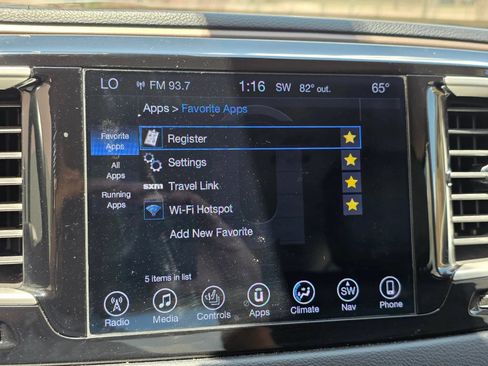 Used 2017 Chrysler Pacifica Touring-L w/ Tire & Wheel Group FWD image 26
