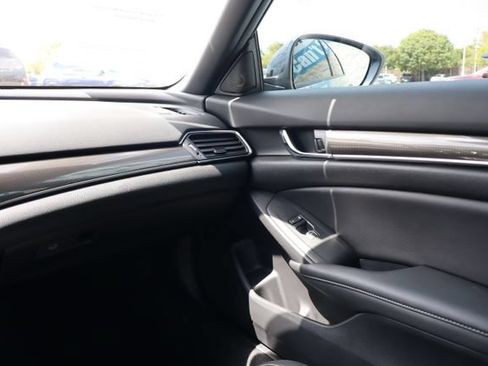Used 2022 Honda Accord Sport image 9