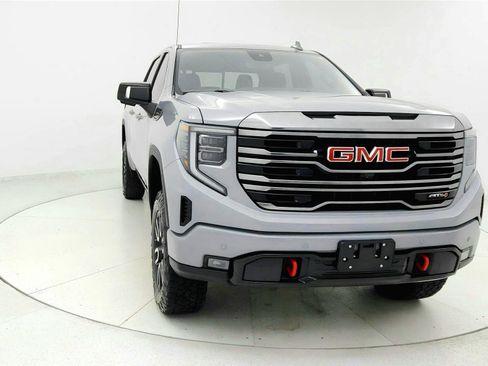 Used 2024 GMC Sierra 1500 AT4 w/ Technology Package AWD/4WD image 8