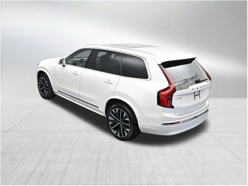 New 2026 Volvo XC90 B6 Plus w/ Protection Package Premier AWD/4WD image 15