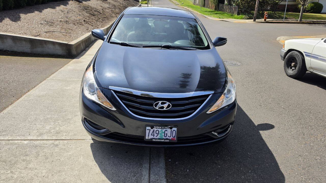 Used 2012 Hyundai Sonata GLS FWD image 2