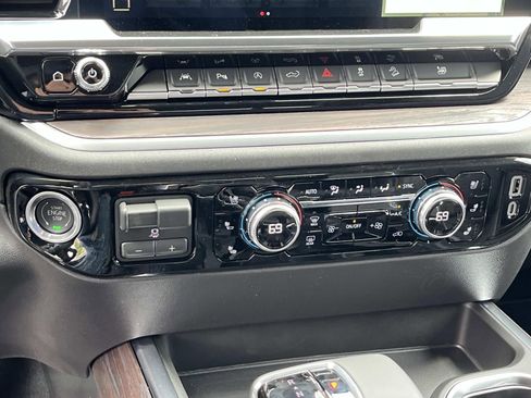 New 2026 GMC Sierra 1500 SLT AWD/4WD image 28