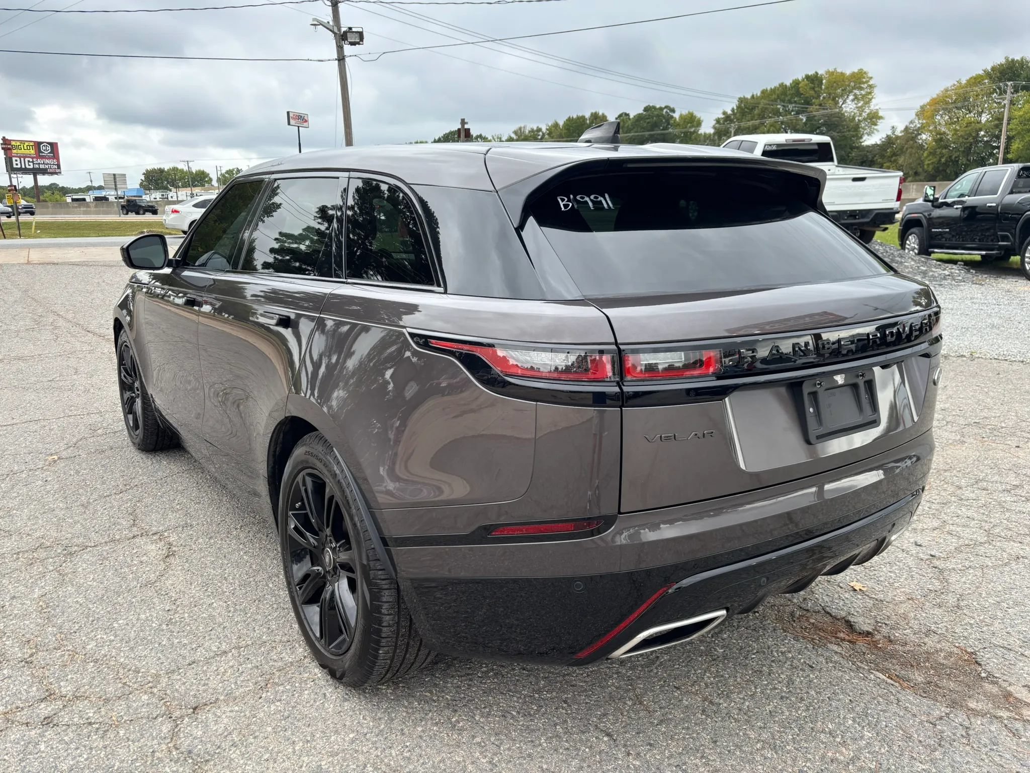 Used 2023 Land Rover Range Rover Velar R-Dynamic S AWD/4WD image 3