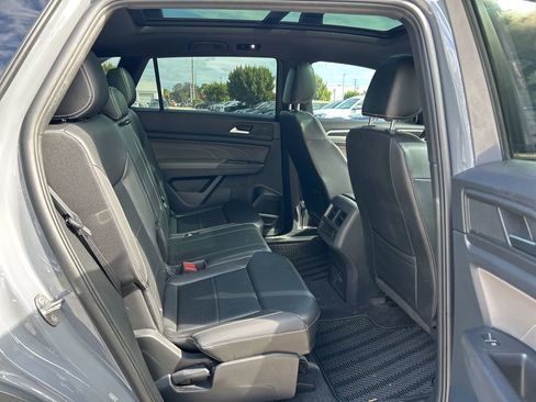 Used 2022 Volkswagen Atlas Cross Sport SEL R-Line image 39