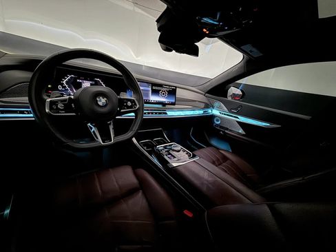 Used 2023 BMW 760i xDrive AWD/4WD image 38