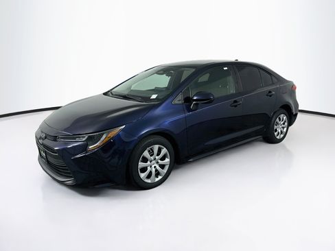 Used 2024 Toyota Corolla LE FWD image 3
