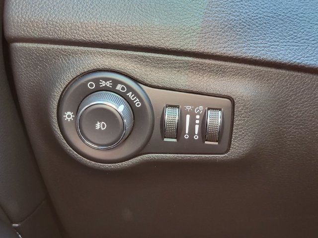 Used 2019 Jeep Compass High Altitude AWD/4WD image 16