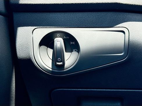 Used 2024 Volkswagen Tiguan SE R-Line FWD image 34