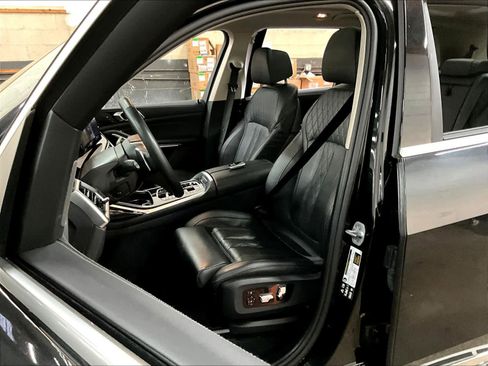 Used 2025 BMW X7 xDrive40i image 26