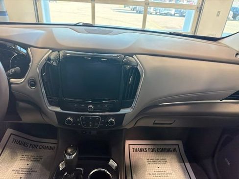 Used 2020 Chevrolet Traverse LT w/ LT Premium Package AWD/4WD image 25