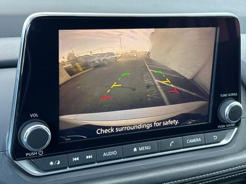 Certified 2024 Nissan Rogue SV image 22