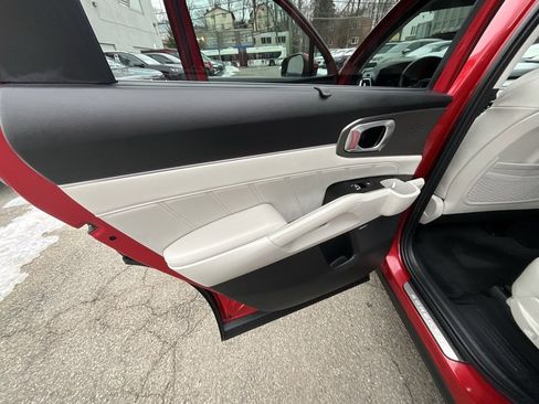 Used 2023 Kia Sorento SX Prestige image 22