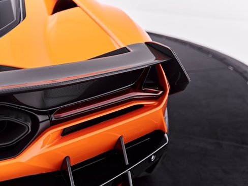 Used 2025 Lamborghini Revuelto AWD/4WD image 45