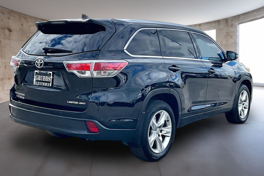 Used 2015 Toyota Highlander Limited Platinum AWD/4WD image 2