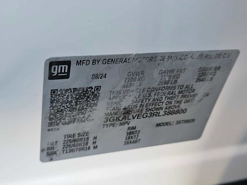 Used 2024 GMC Terrain SLT image 35