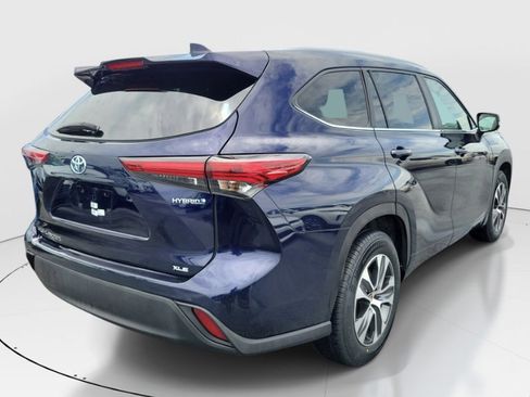 Used 2023 Toyota Highlander XLE FWD image 9
