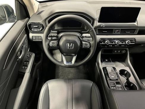 New 2026 Honda Pilot Touring image 17