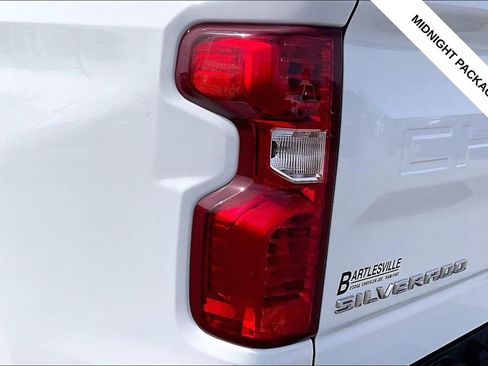 Used 2024 Chevrolet Silverado 1500 W/T w/ Z71 Off-Road Package AWD/4WD image 28