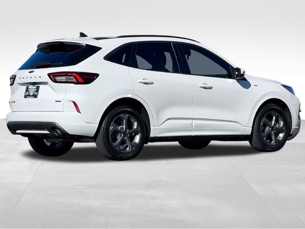 Used 2023 Ford Escape ST-Line Select AWD/4WD image 7