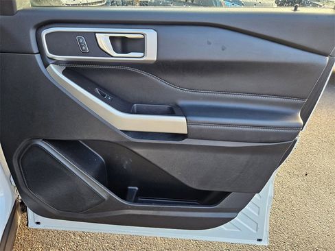 Used 2021 Ford Explorer XLT w/ Equipment Group 202A image 18