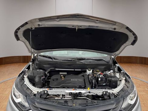 Used 2021 Chevrolet Equinox LS w/ LS Convenience Package image 17