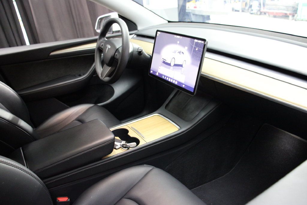 Used 2023 Tesla Model Y Long Range AWD/4WD image 14