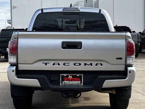 Used 2022 Toyota Tacoma TRD Sport image 5