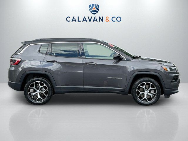 Used 2024 Jeep Compass Limited AWD/4WD image 8