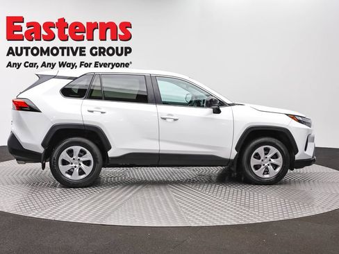 Used 2023 Toyota RAV4 LE AWD/4WD image 4