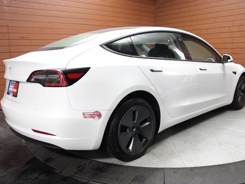 Used 2023 Tesla Model 3 Standard Range image 19