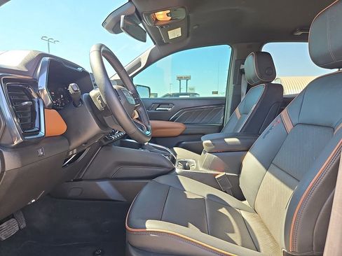 Used 2024 GMC Canyon AT4 w/ AT4 Premium Package image 12