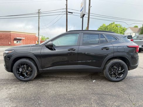 New 2026 Chevrolet Trax LT w/ Driver Confidence Package FWD image 3