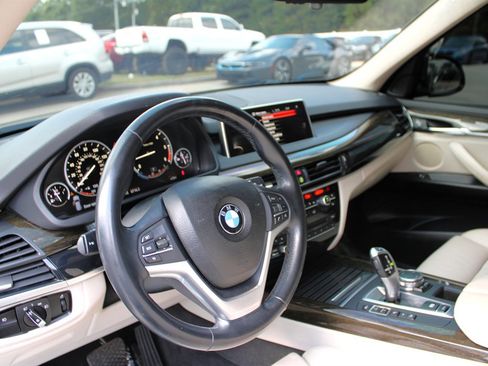 Used 2015 BMW X5 xDrive35d image 15