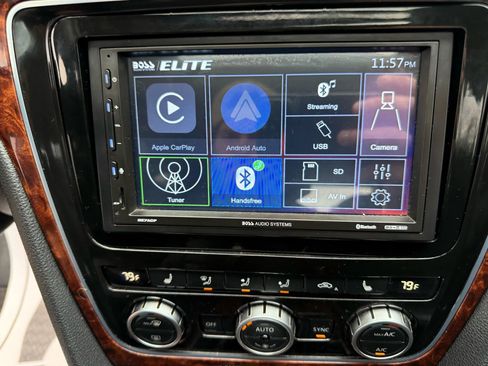 Used 2013 Volkswagen Passat TDI SEL Premium image 13