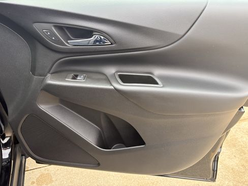 Used 2022 Chevrolet Equinox LT image 17