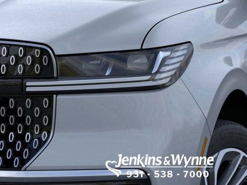 New 2026 Lincoln Navigator Reserve image 18